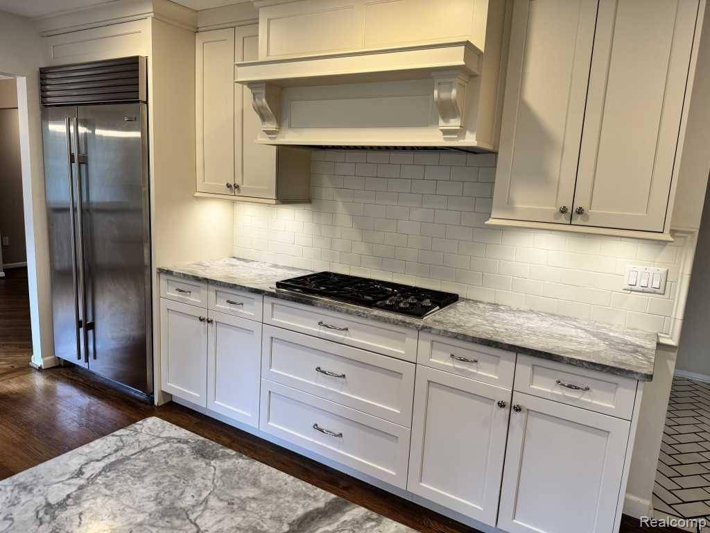 Farmington Hills, MI 48331,35315 REGENCY Lane