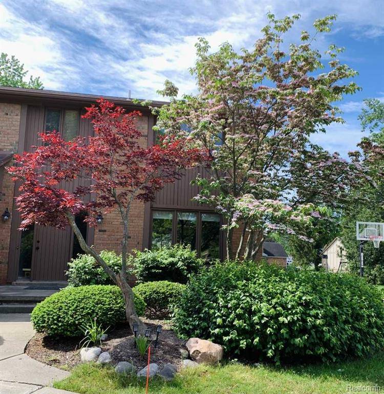 Farmington Hills, MI 48331,35315 REGENCY Lane