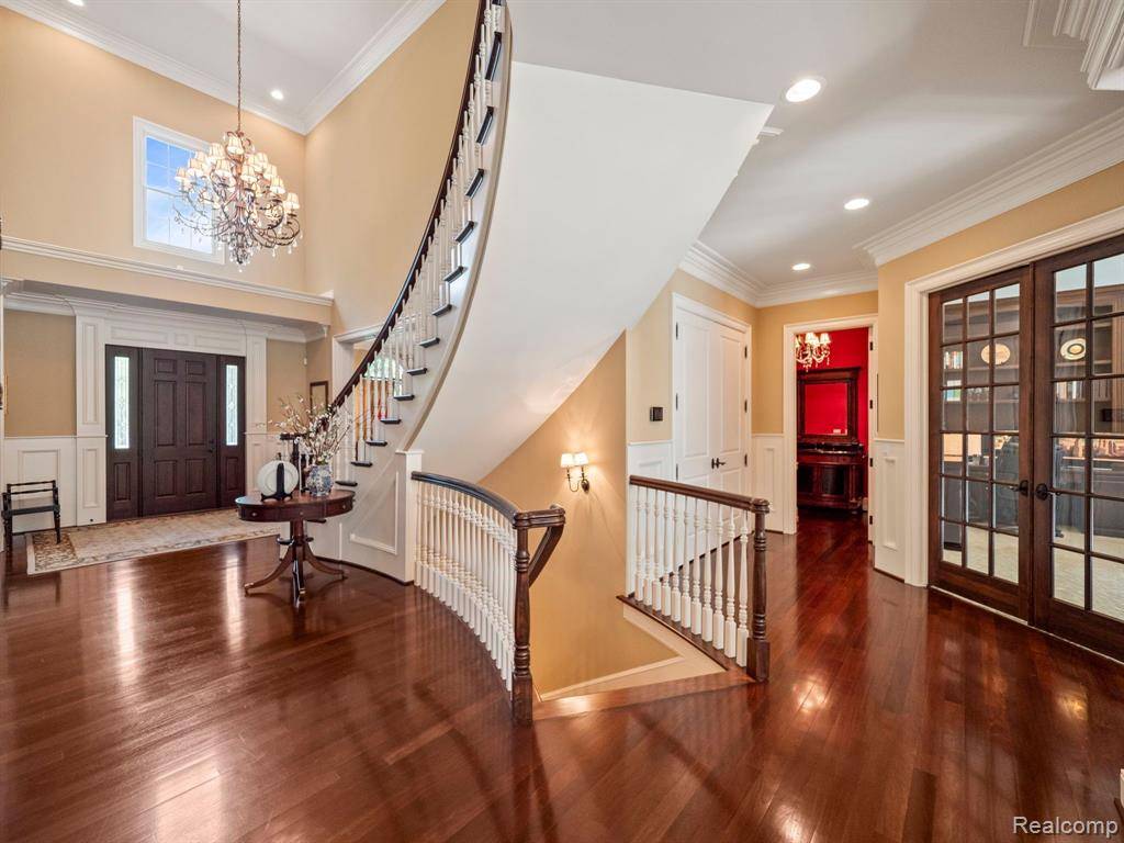 Bloomfield Hills, MI 48304,810 HIGHWOOD Drive