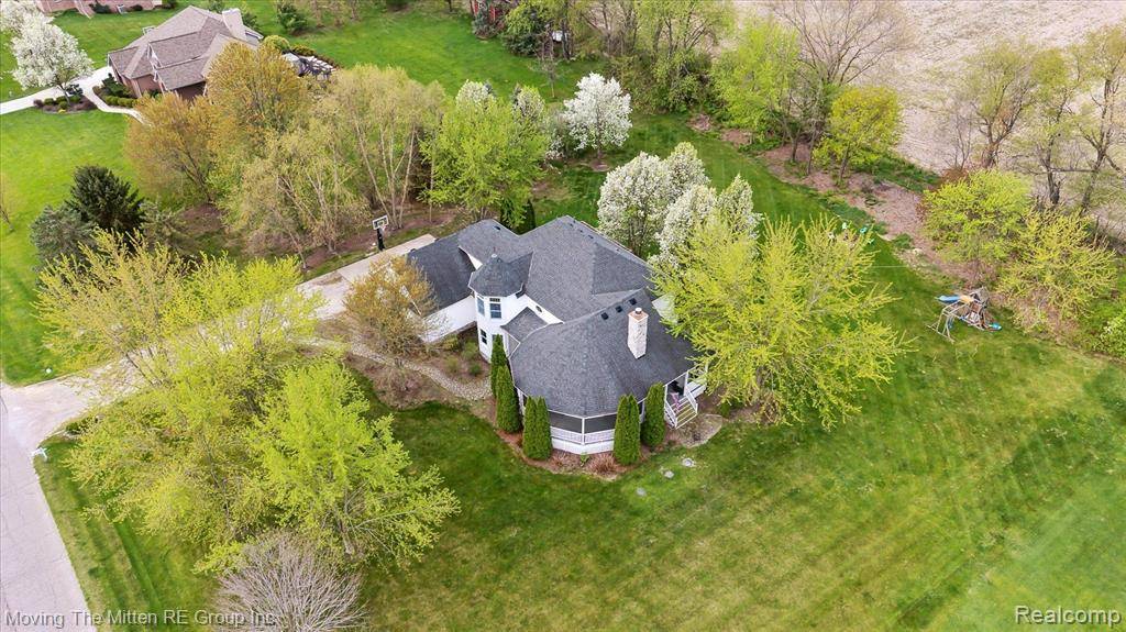 Saline, MI 48176,9730 WOODBEND Drive