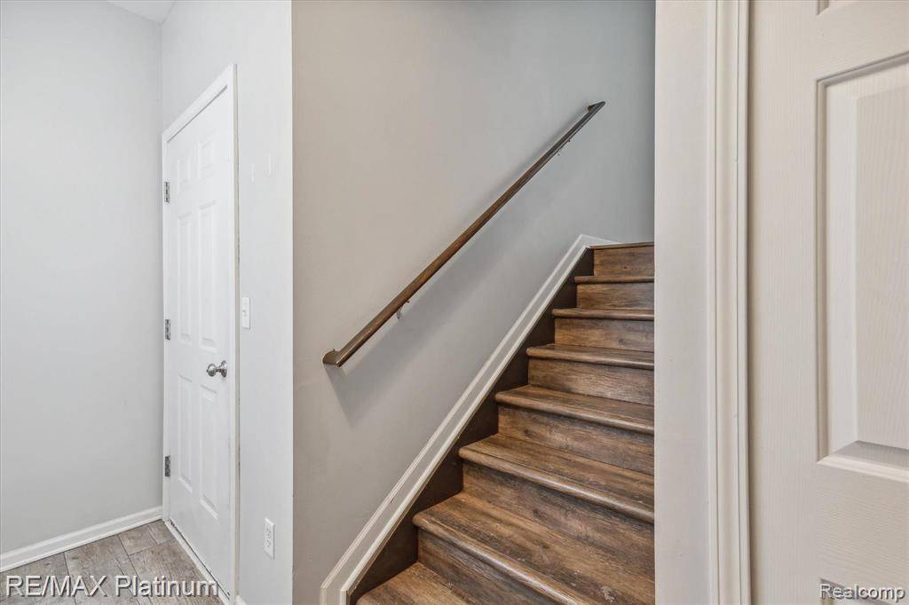 Howell, MI 48843,3380 KNEELAND Circle