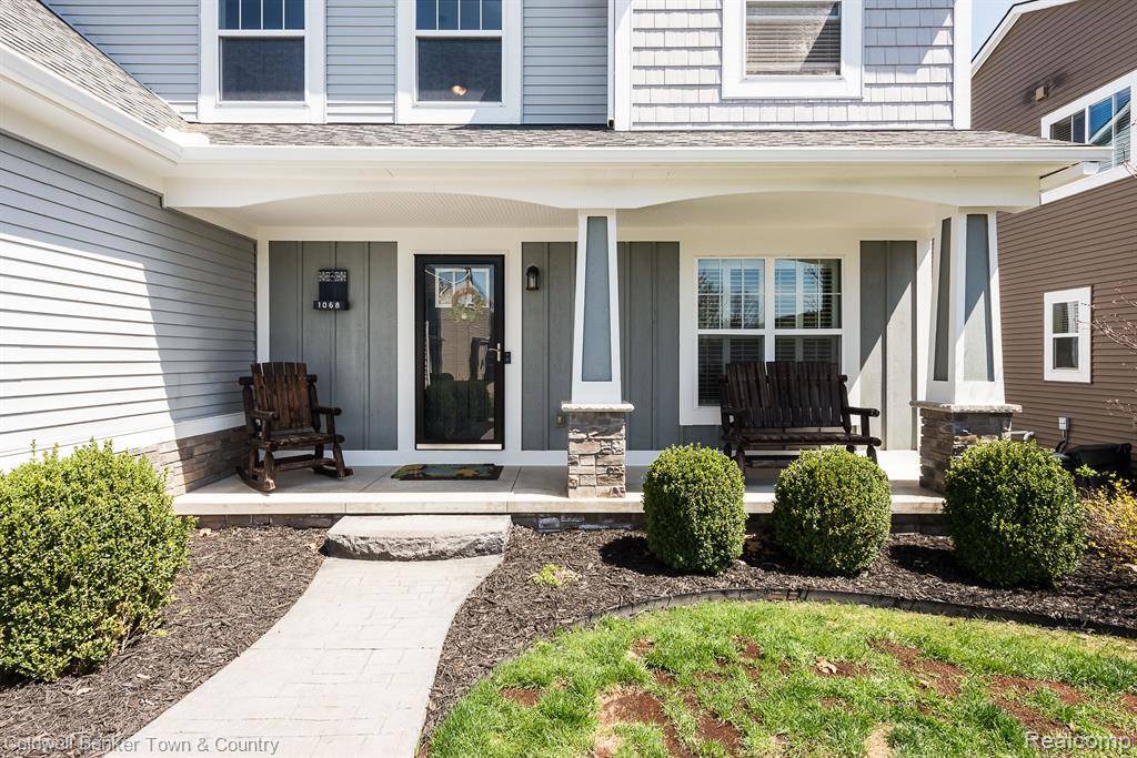 Milford, MI 48381,1068 RIVERSTONE Circle