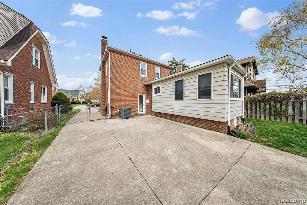 Trenton, MI 48183,2845 Birchwood Street