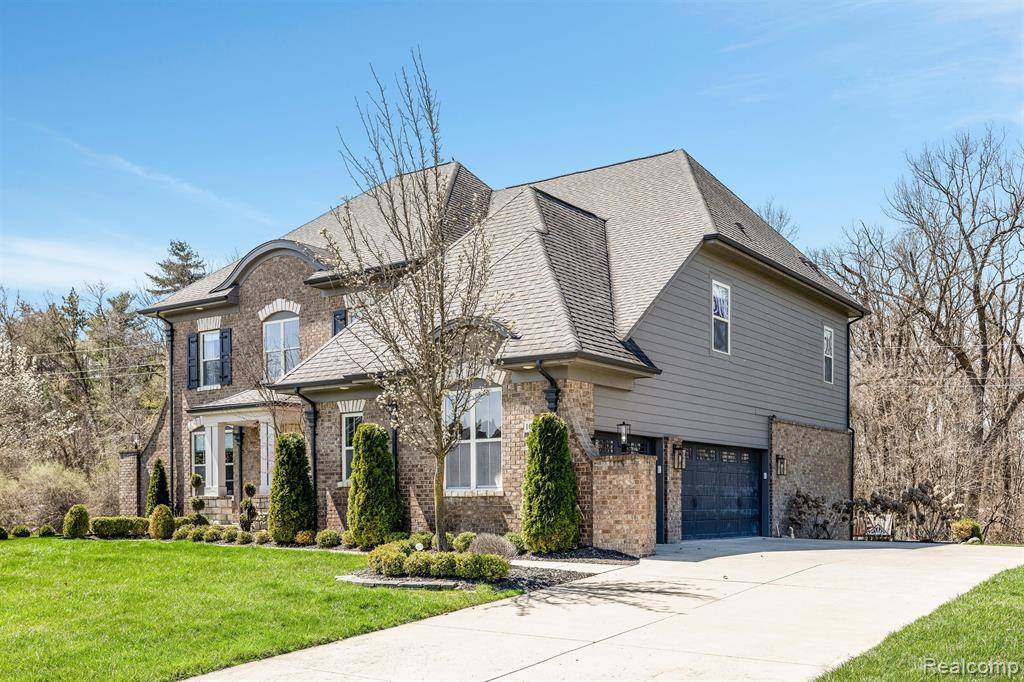 South Lyon, MI 48178,10748 STONEY POINT Drive