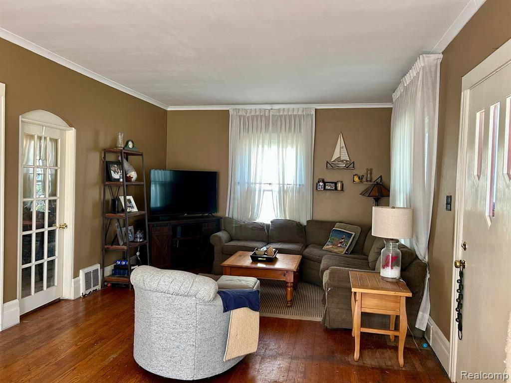 Mount Clemens, MI 48043,59 AHRENS Street