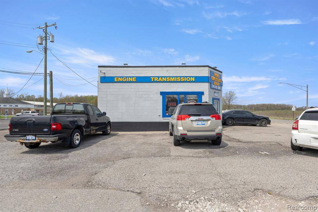 Flat Rock, MI 48134,23940 GIBRALTAR Road