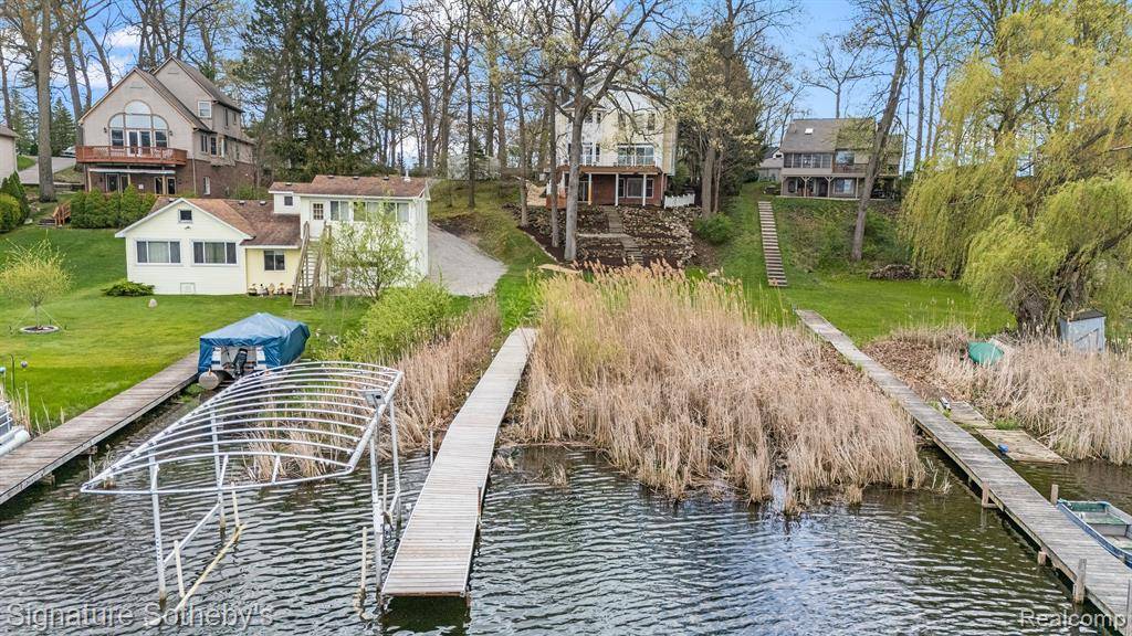 Brighton, MI 48116,5027 GROVER Drive