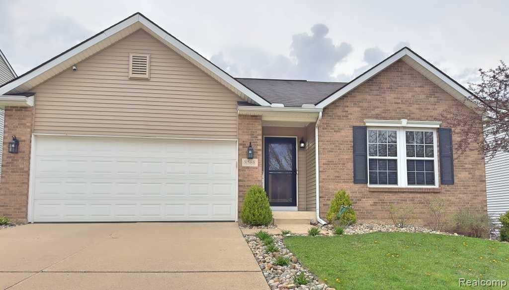 Fowlerville, MI 48836,8568 MANISTEE RIVER Drive