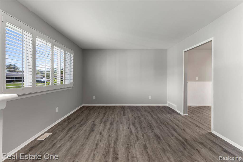 Mount Clemens, MI 48043,250 CLINTON RIVER Drive