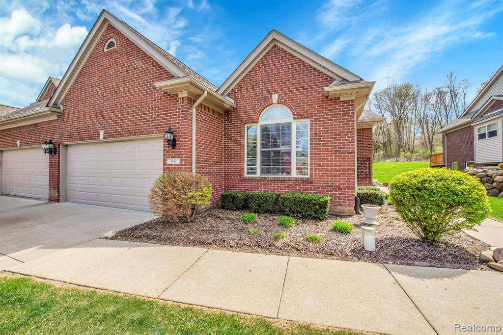 Clarkston, MI 48348,9549 KINGSWAY Circle