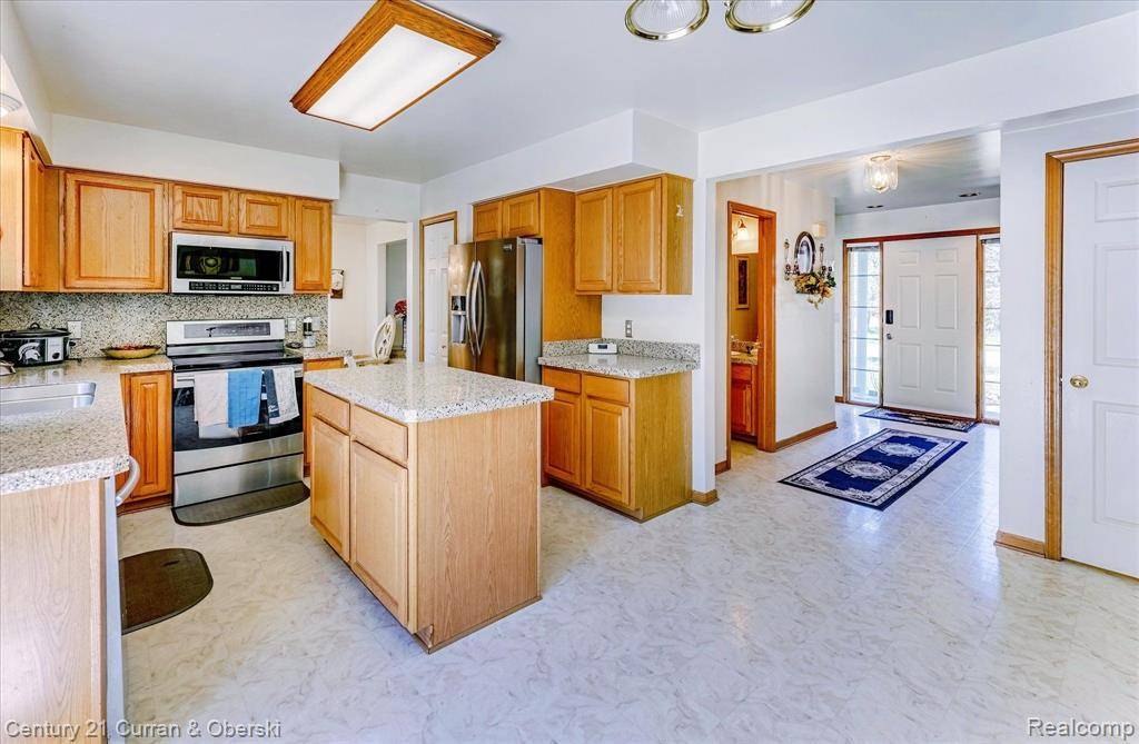 Canton, MI 48188,43563 Lotus Drive