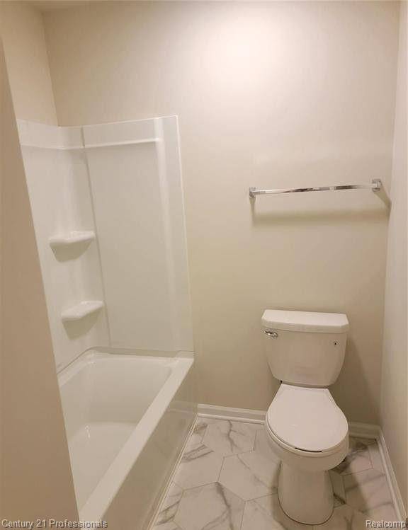 Rochester, MI 48307,774 PEPPERMINT Drive