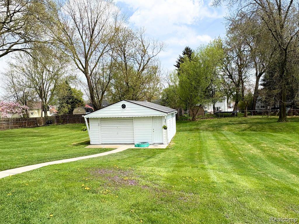 St. Clair, MI 48079,845 S 10TH Street