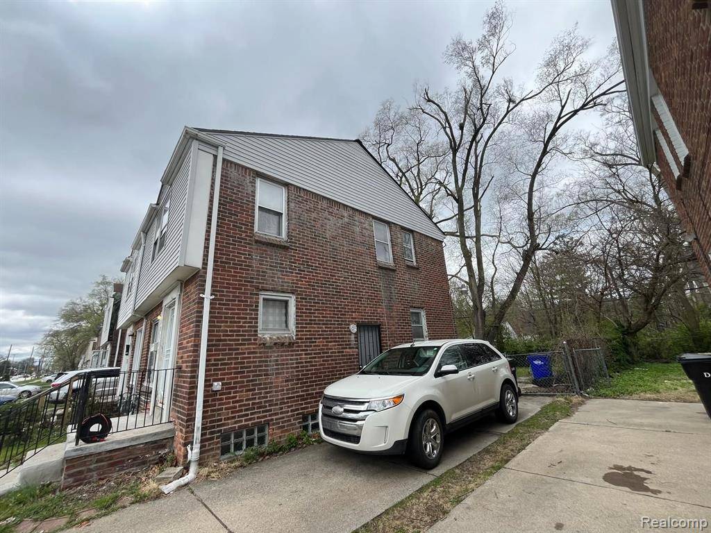 Detroit, MI 48235,18507 GREENFIELD Road