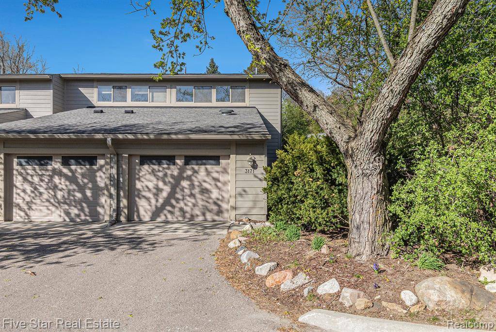 Ann Arbor, MI 48105,3171 Lakehaven Drive