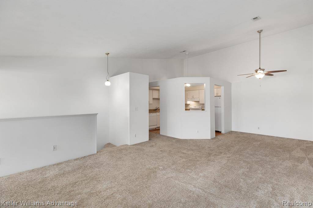 South Lyon, MI 48178,61244 GREENWOOD Drive