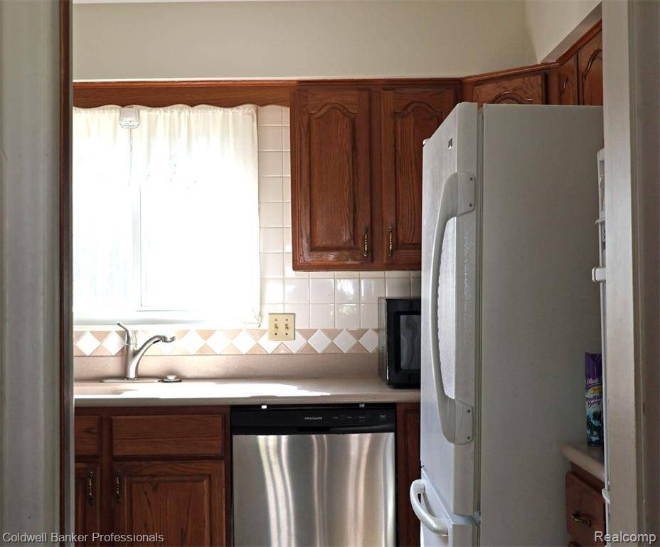 Flint, MI 48532,5393 N DYEWOOD Drive