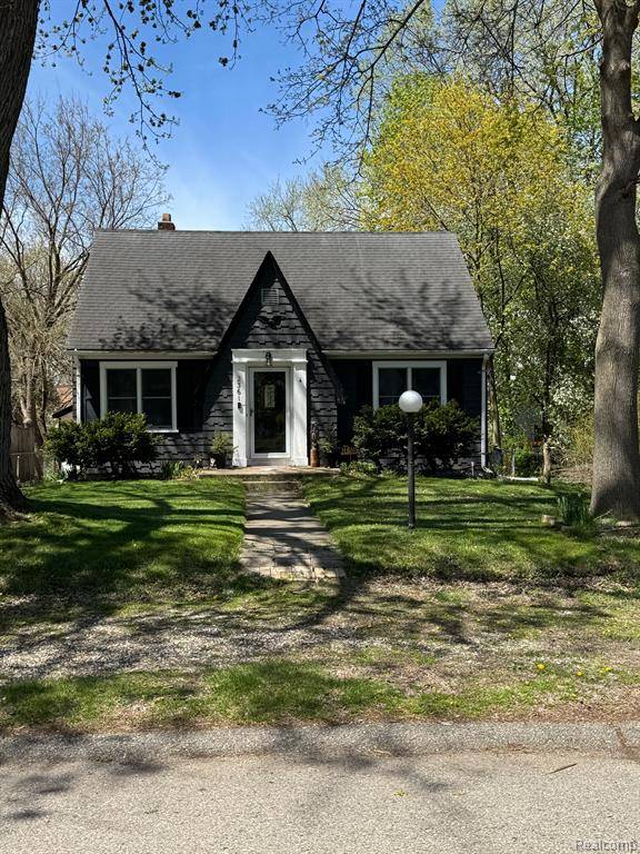 Waterford, MI 48328,2361 Montroyal Avenue