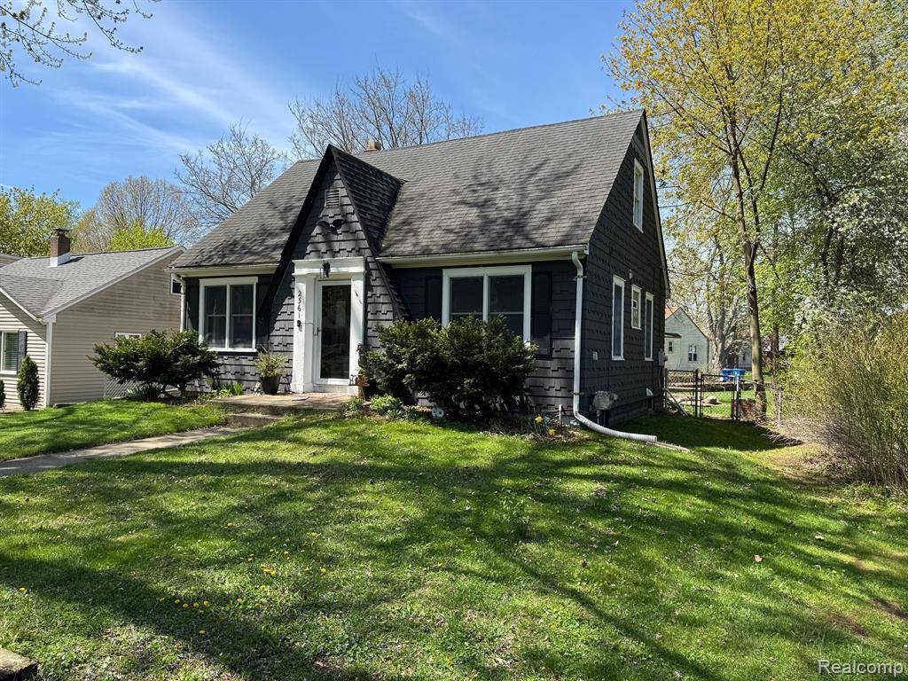 Waterford, MI 48328,2361 Montroyal Avenue
