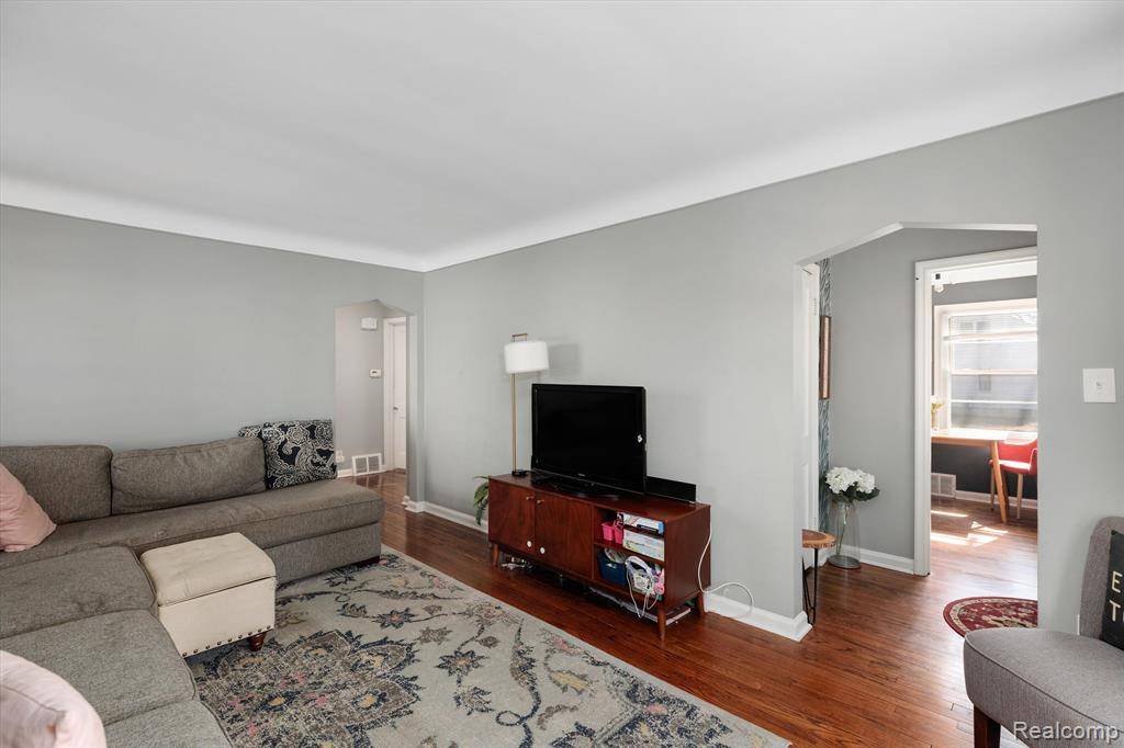 Ferndale, MI 48220,506 Flowerdale Street