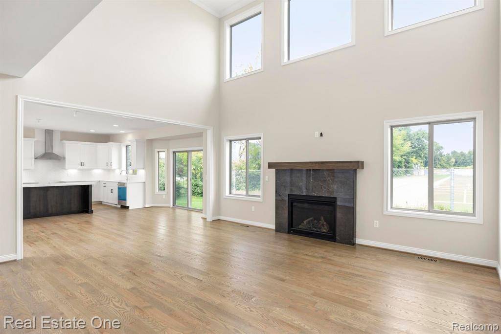 Troy, MI 48085,1685 E WATTLES Road