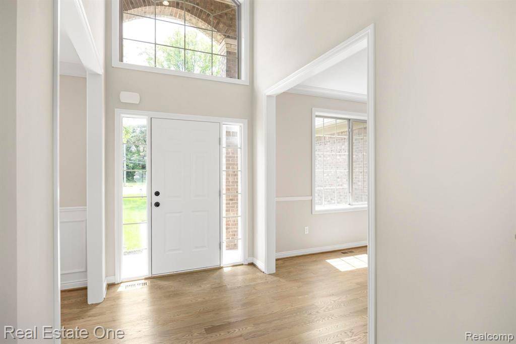 Troy, MI 48085,1685 E WATTLES Road