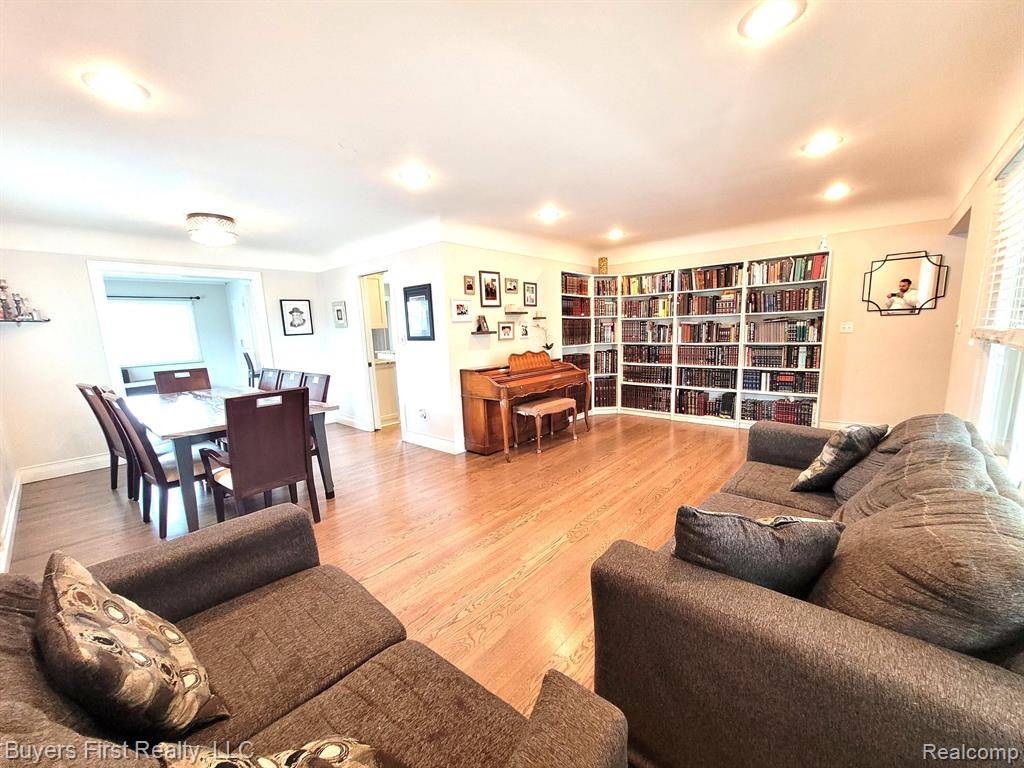 Southfield, MI 48075,15640 ARBOR