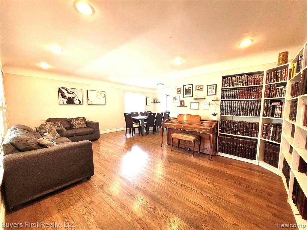 Southfield, MI 48075,15640 ARBOR