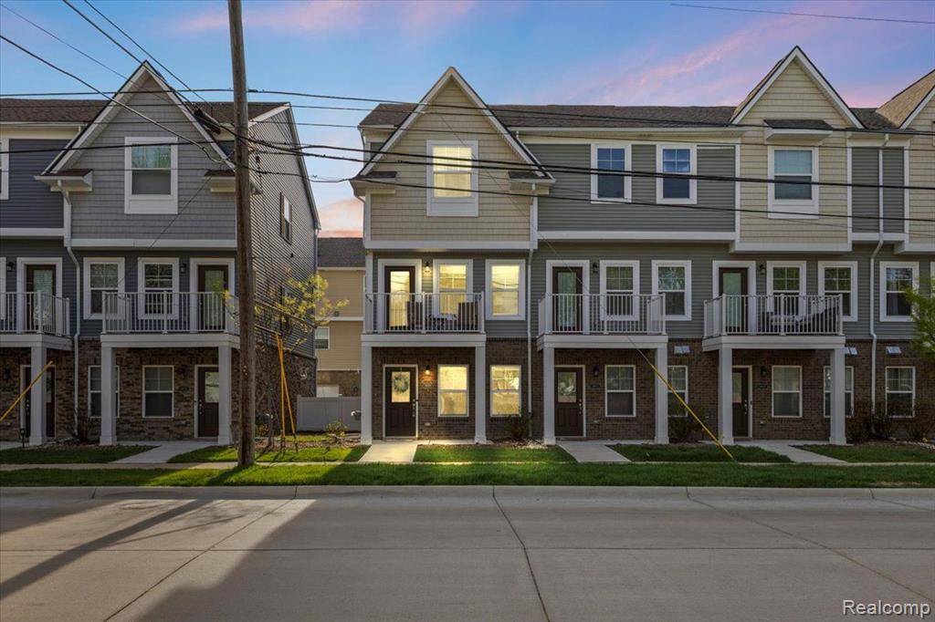 Hazel Park, MI 48030,24029 BATTELLE Avenue