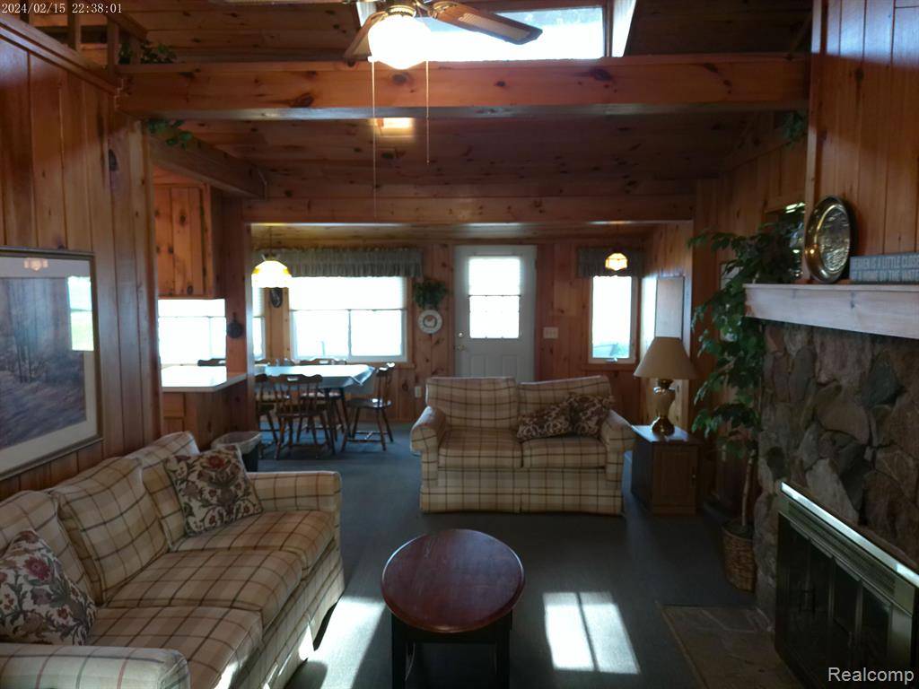 White Lake, MI 48383,2305 RIDGE Road
