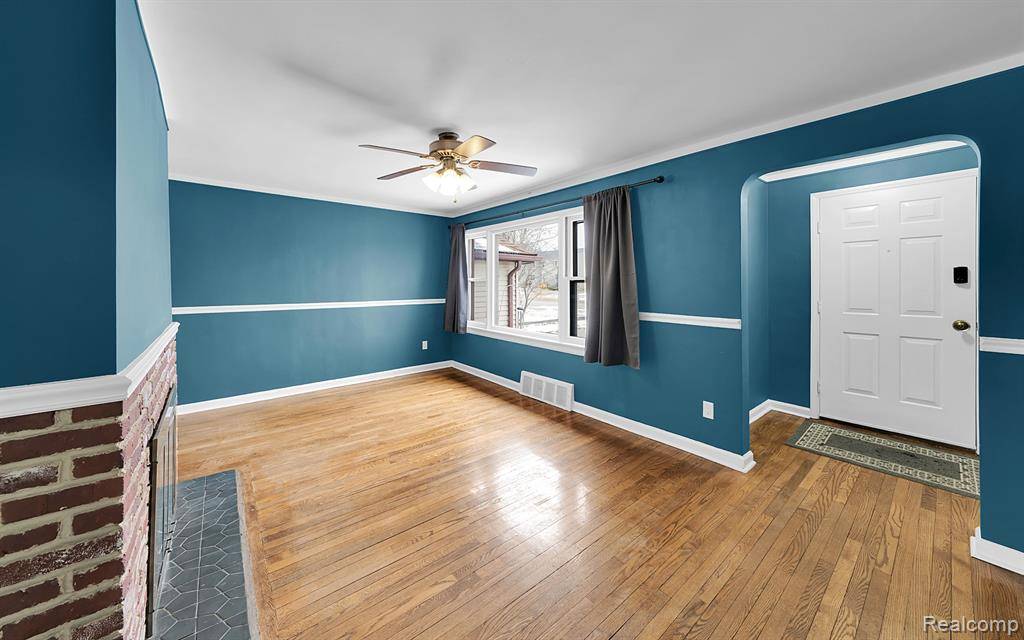 Saint Clair Shores, MI 48081,19852 Martin Road