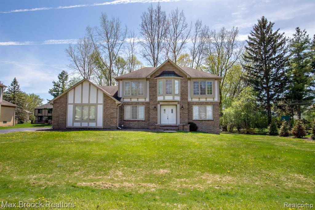 Bloomfield Hills, MI 48302,1683 MARK HOPKINS Road