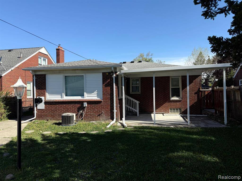 Eastpointe, MI 48021,15654 JULIANA Avenue