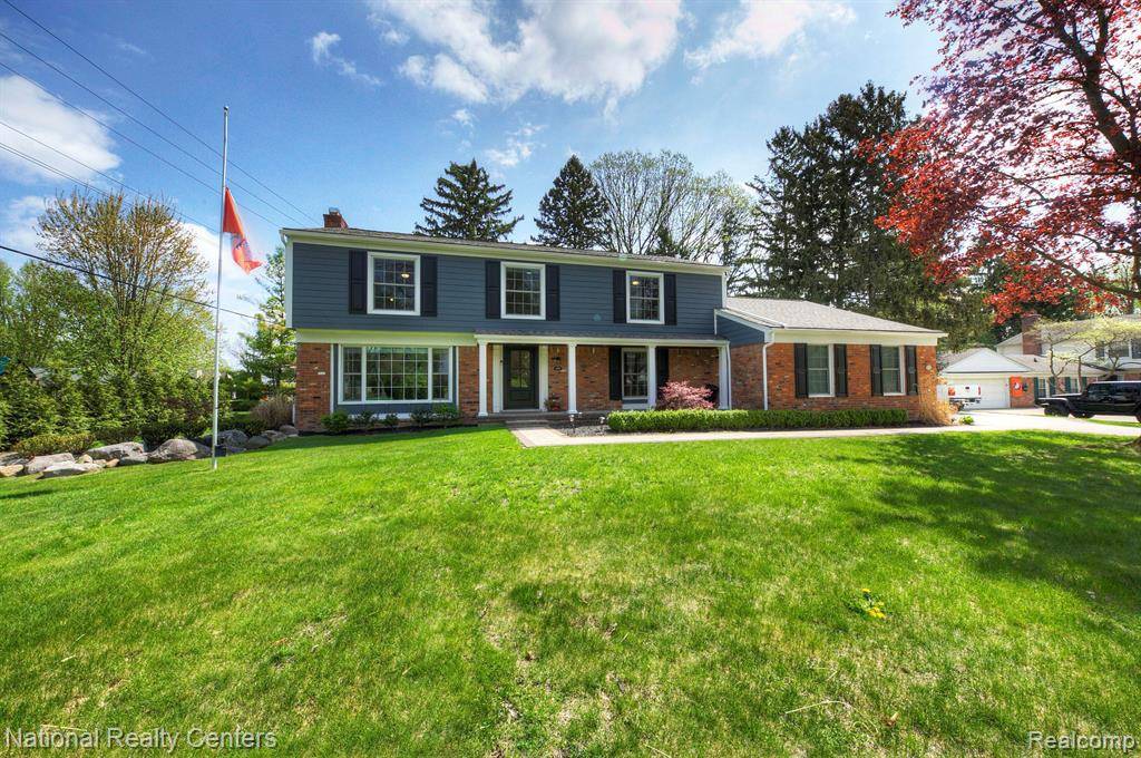 Bloomfield Hills, MI 48301,3203 E BRADFORD Drive