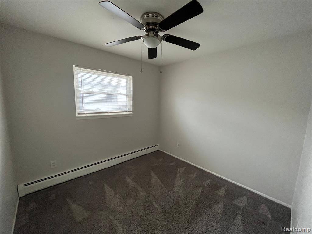 Warren, MI 48089,20882 HELLE Avenue