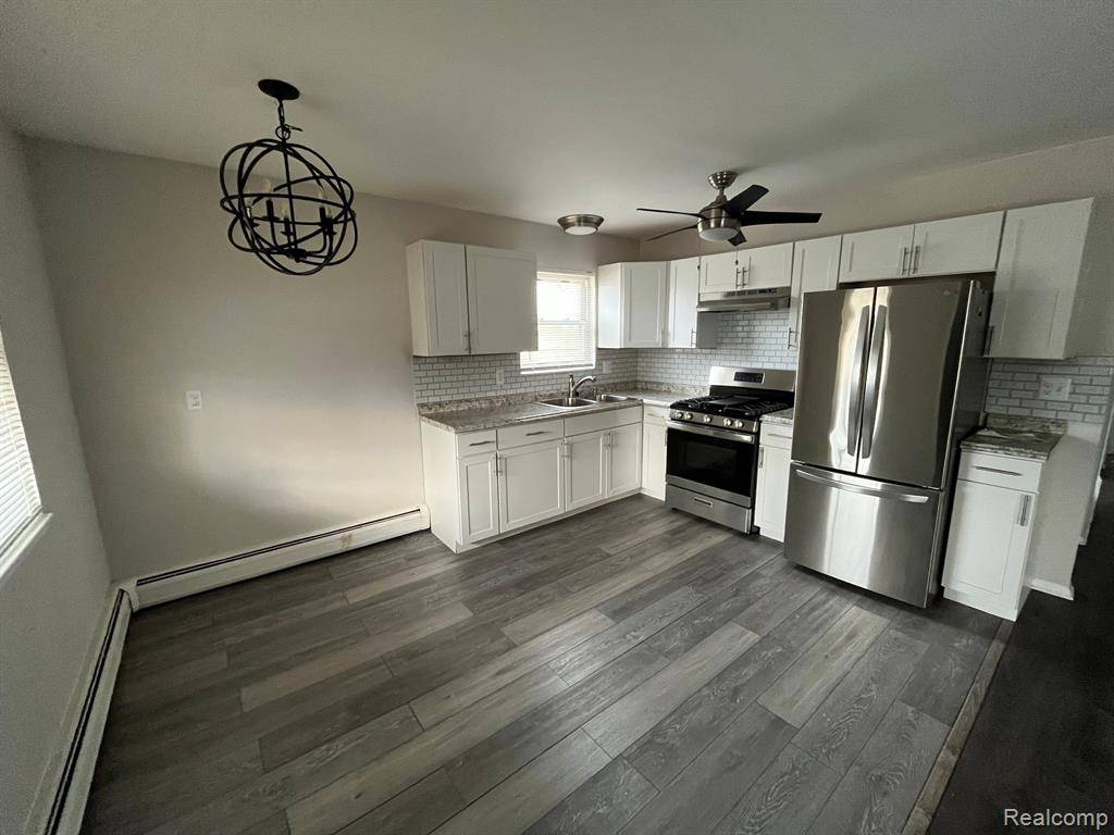Warren, MI 48089,20882 HELLE Avenue