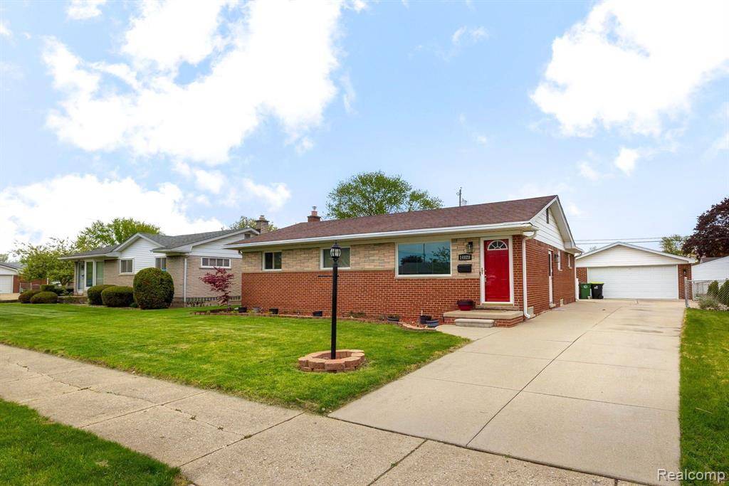 Southgate, MI 48195,14829 MAYWOOD Street