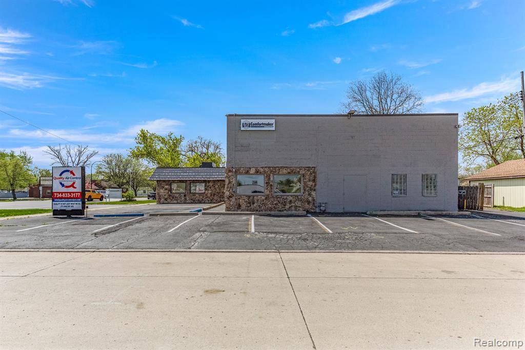 Dearborn Heights, MI 48125,20318 VAN BORN Road