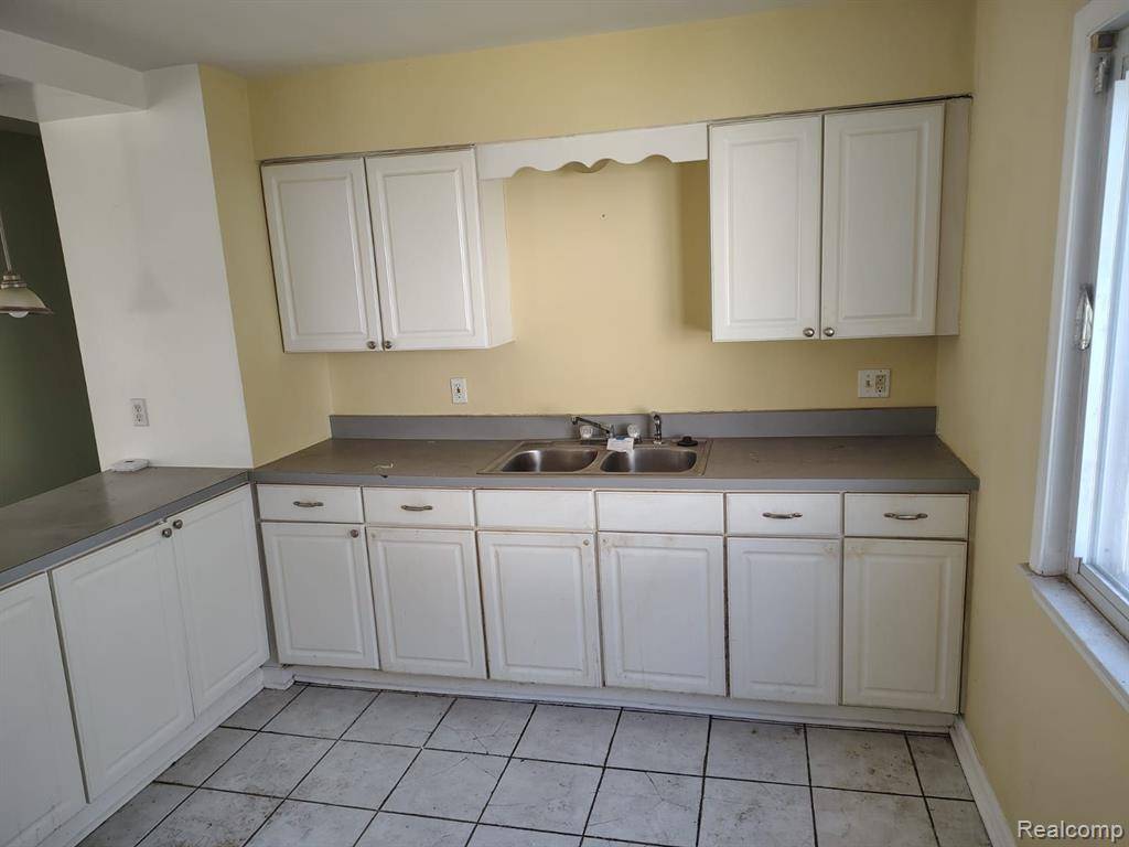 Flint, MI 48505,1108 W MOTT Avenue