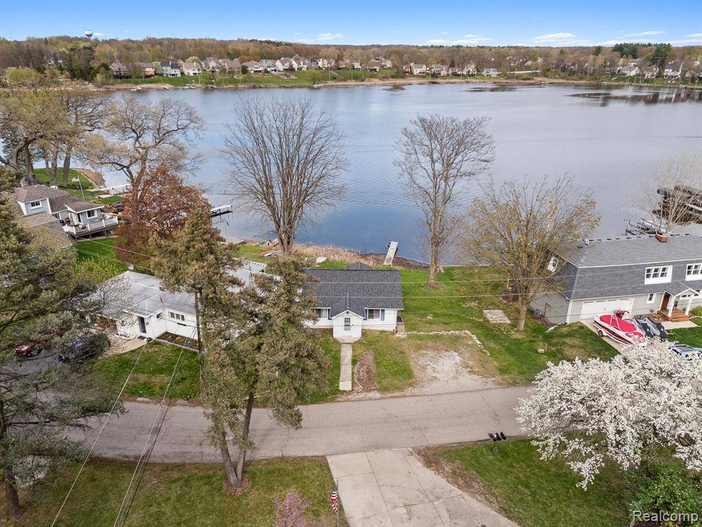 Howell, MI 48843,490 Chicago Drive