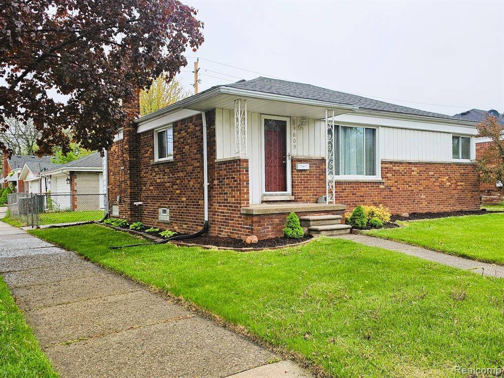 Saint Clair Shores, MI 48080,19809 ALGER Street