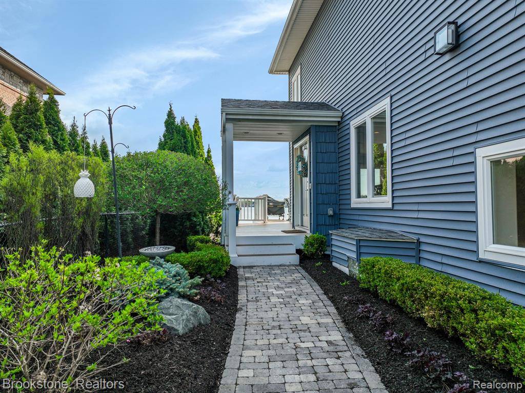 West Bloomfield, MI 48324,7503 LOCKLIN