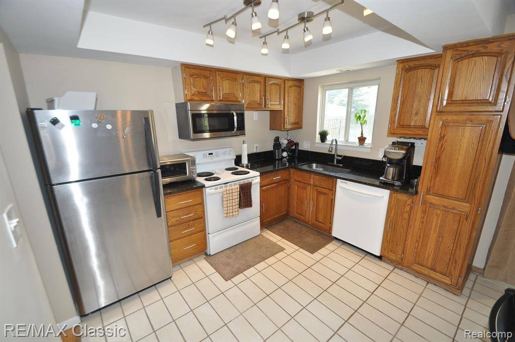 Royal Oak, MI 48073,1506 E WINDEMERE Avenue