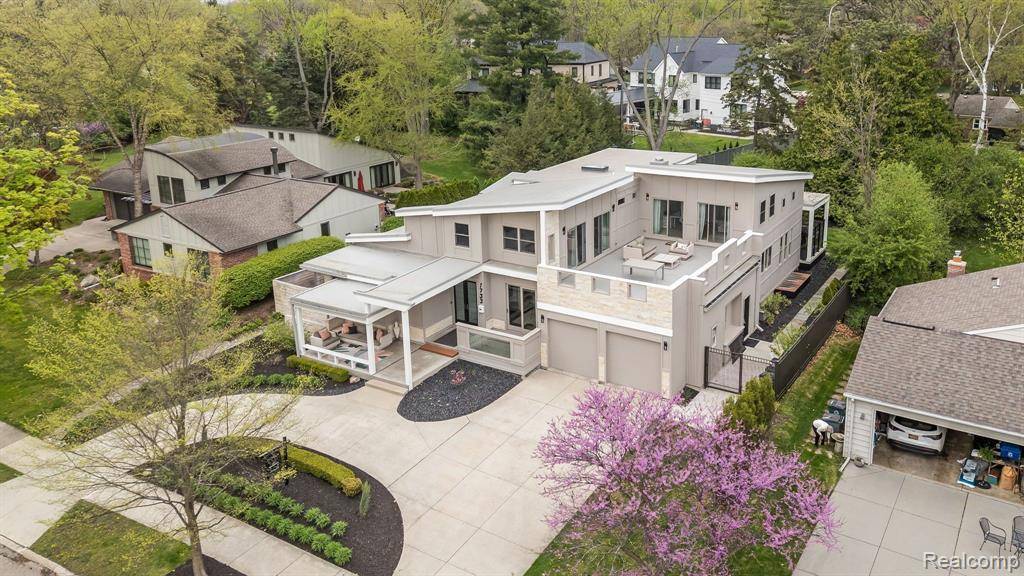 Birmingham, MI 48009,1733 Pembroke Road