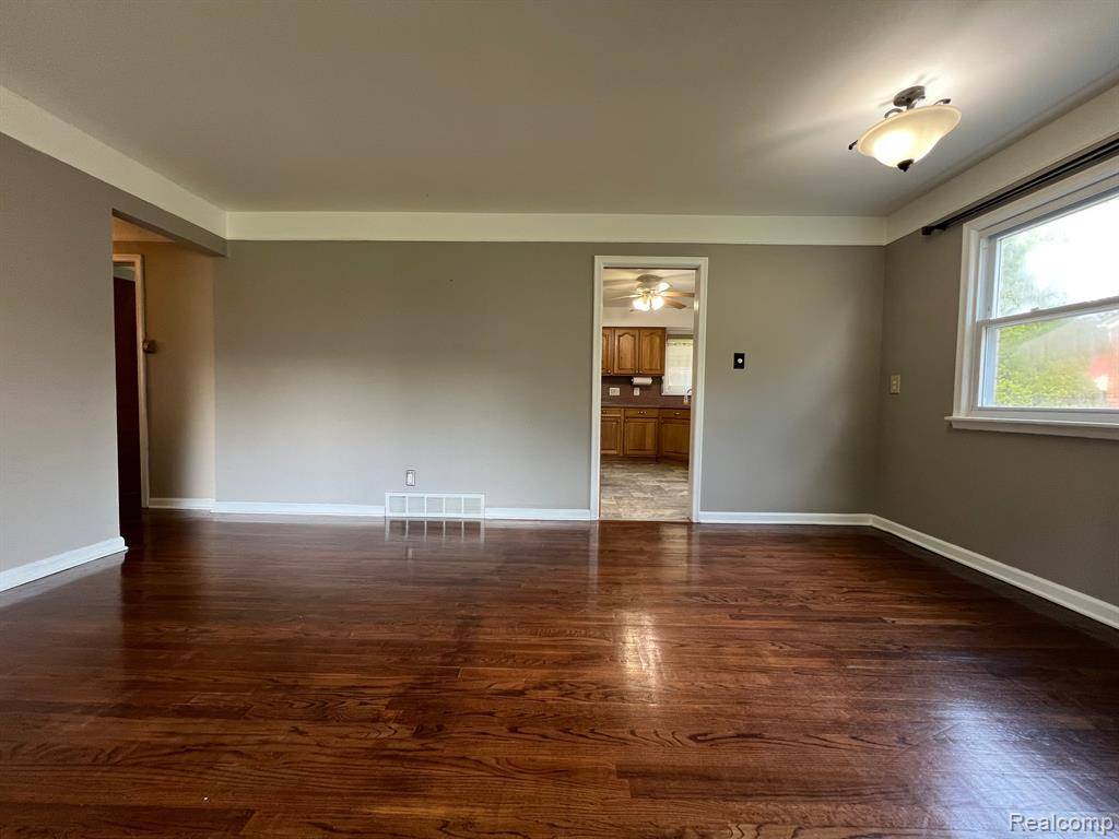 Livonia, MI 48150,11201 HALLER Street