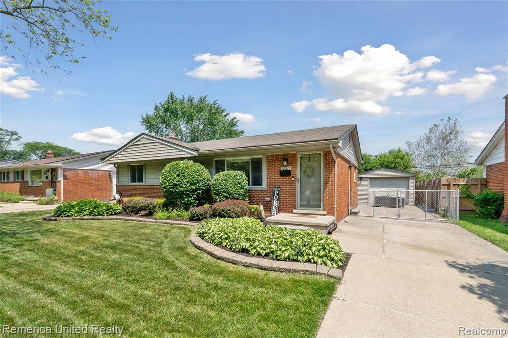 Livonia, MI 48154,32236 LYNDON Street