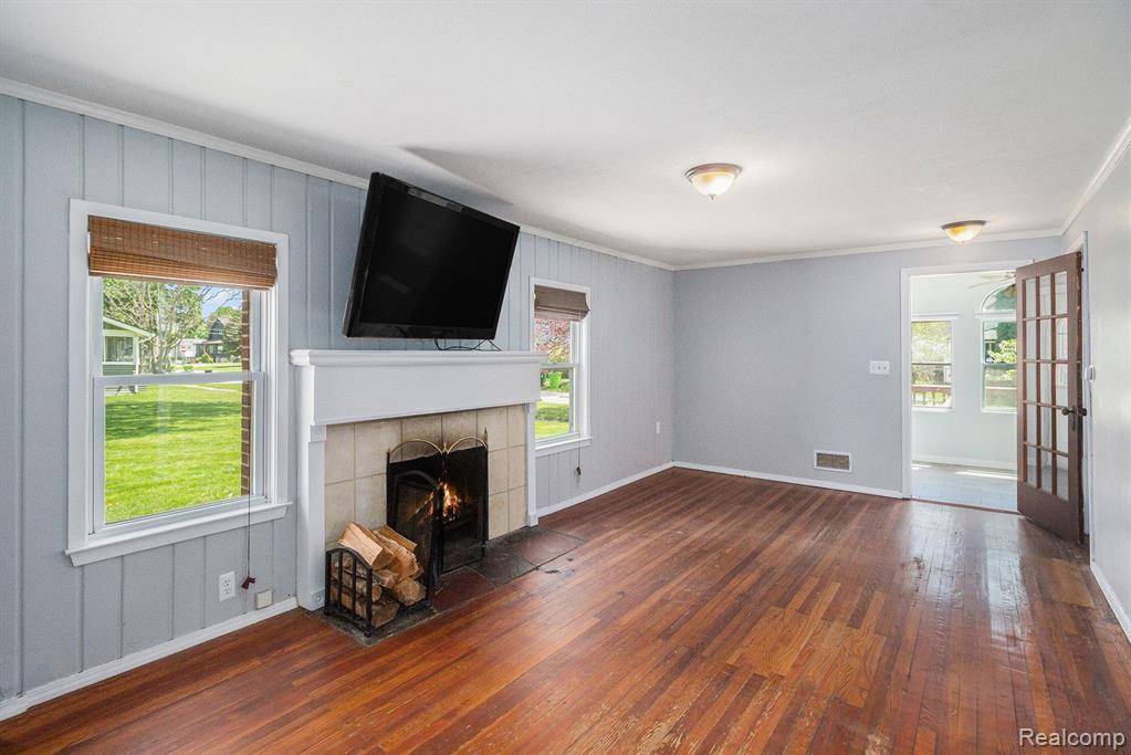 Fenton, MI 48430,416 W CAROLINE Street