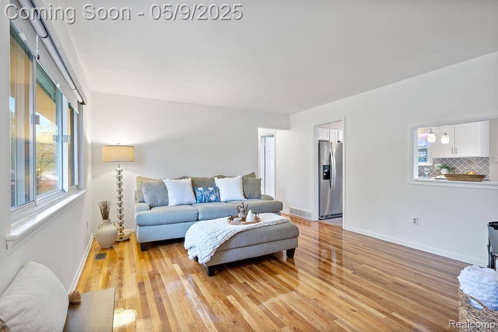 Plymouth, MI 48170,40740 ORANGELAWN Avenue