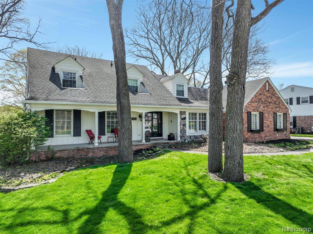 Beverly Hills, MI 48025,22641 N NOTTINGHAM Drive