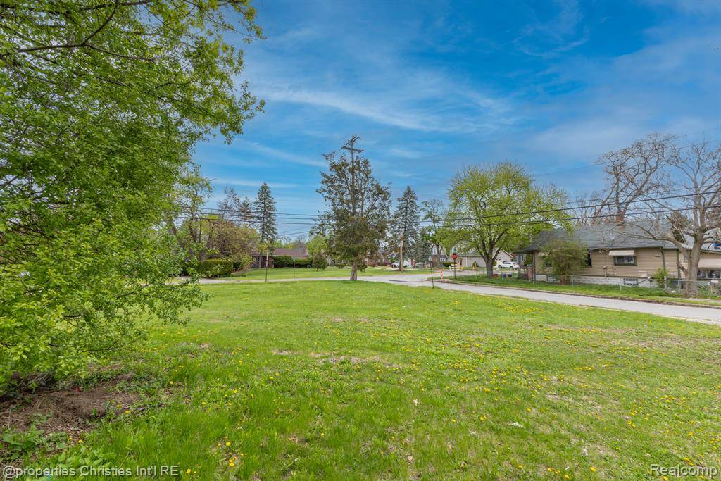Pontiac, MI 48341,8 MYRA Avenue